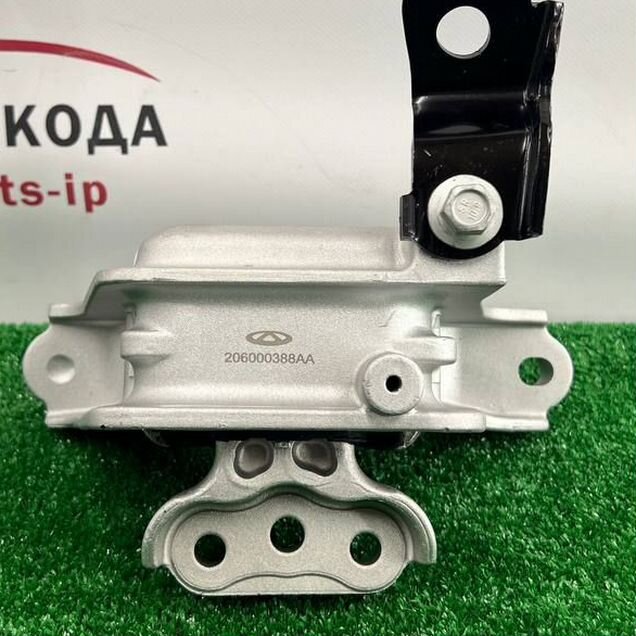 Правая опора двигателя Chery Arrizo 8