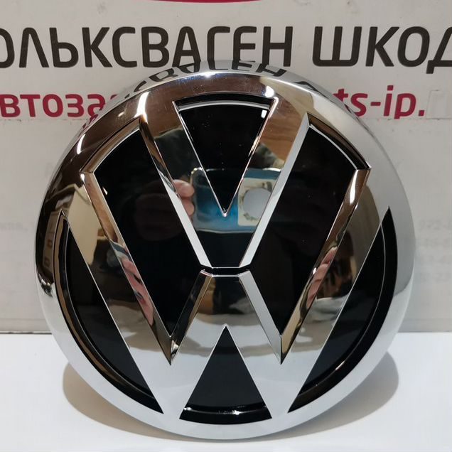 Эмблема (значок) решетки радиатора Jetta 6 B8