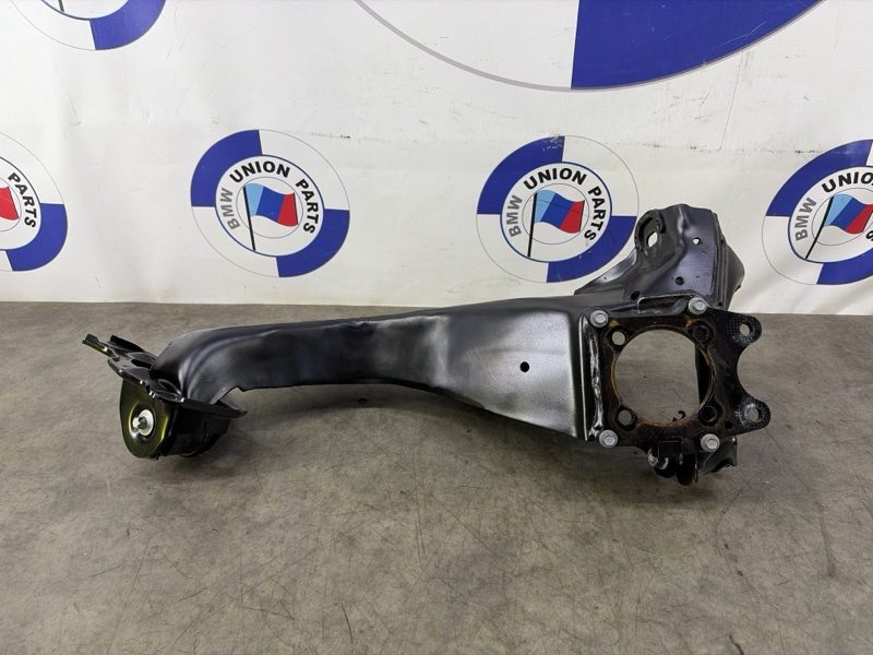 Кулак поворотный правый MINI HATCH F55 F56