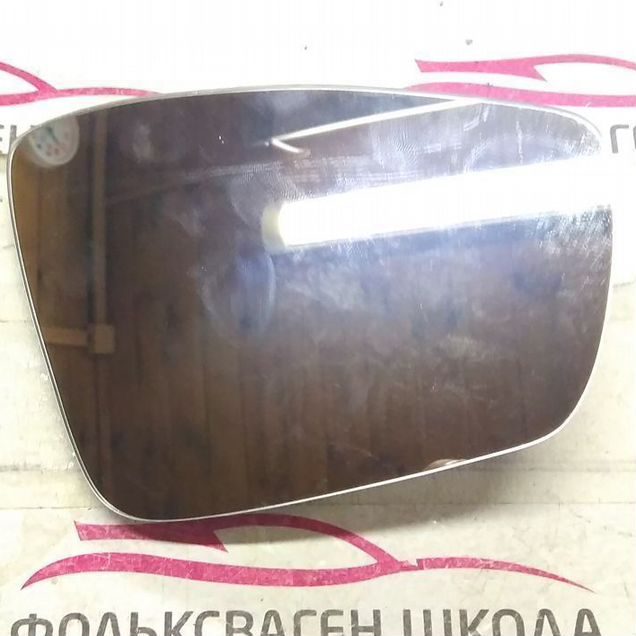 Стекло зеркала правое Polo Sedan с поворотником