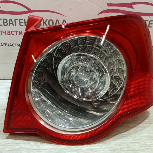 Фонарь задний правый внешний Passat B6