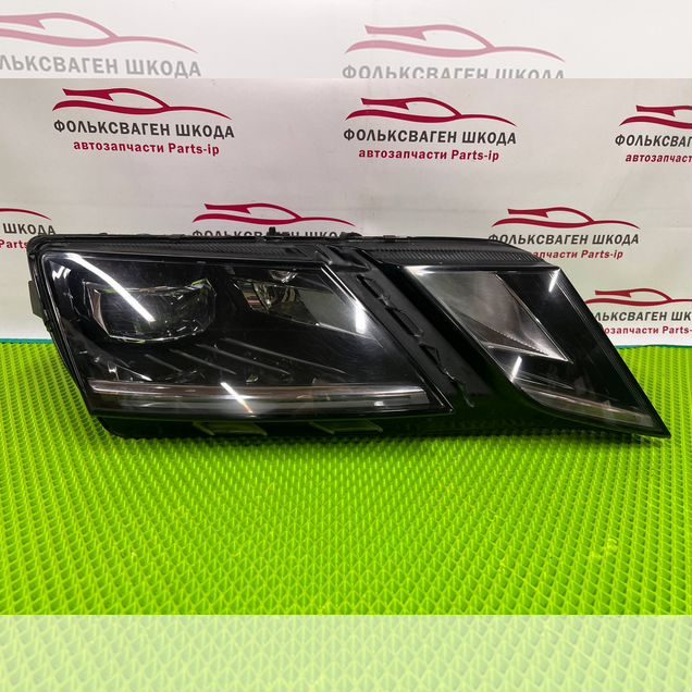 Фара правая Skoda Octavia A7