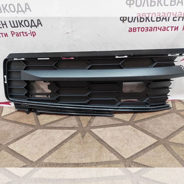 Решетка бампера передняя правая Skoda Kodiaq