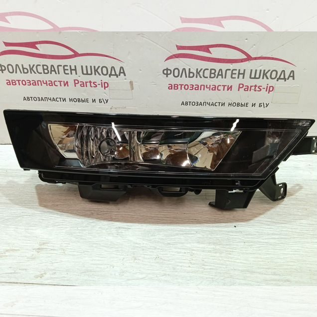 Фара противотуманная правая Шкода Рапид рестайлинг