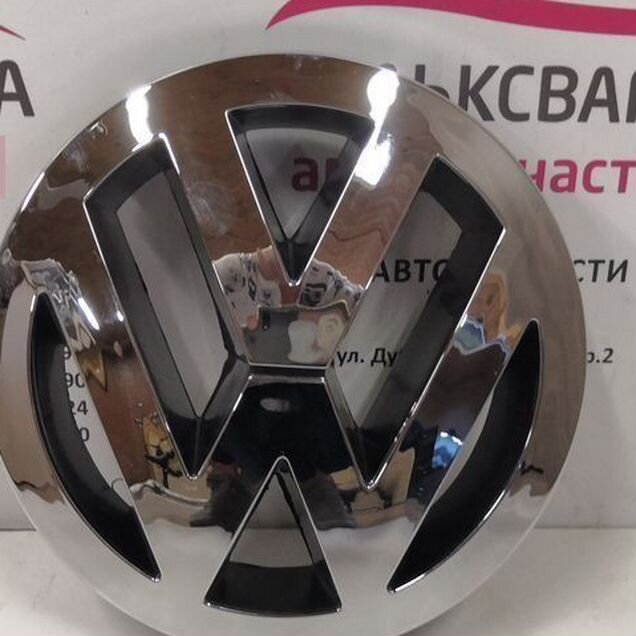 Эмблема решетки радиатора Volkswagen Touareg