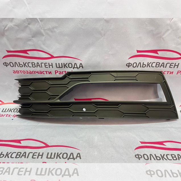 Накладка туманки левая Skoda Octavia А8