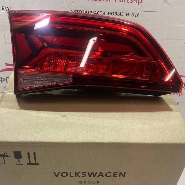 Фонарь задний левый в крышку VW Taos 2gl945093a
