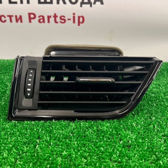 Дефлектор воздушный левый Skoda Octavia a7