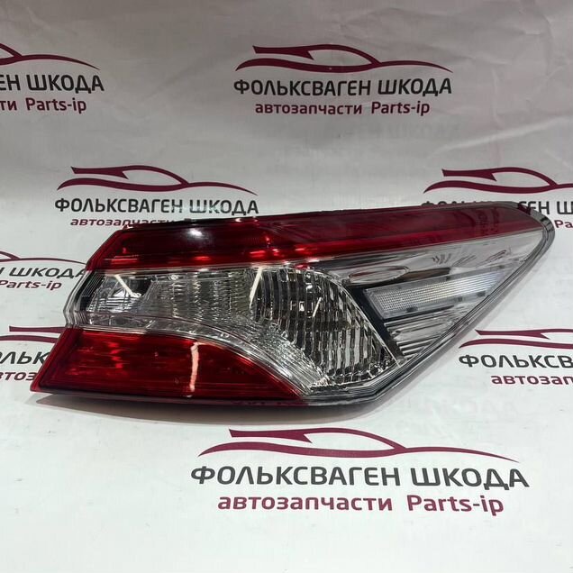 Задний фонарь Toyota Camry XV70
