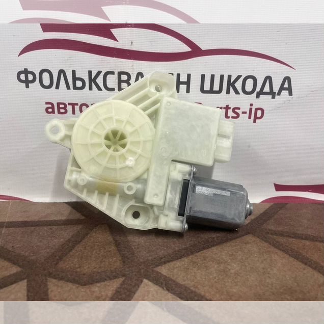 Мотор стеклоподъемника задний правый Polo Rapid
