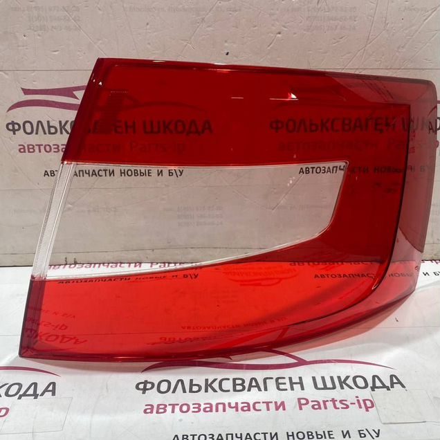 Стекло в фонарь заднее правое LED Oktavia A7