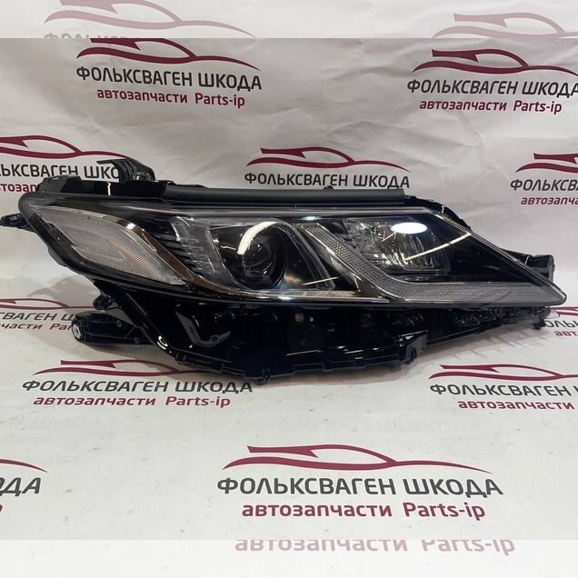 Фара правая Toyota Camry 70