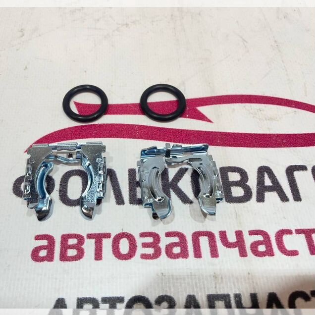 Крепёж радиатора отопителя 5Q0898400 VAG