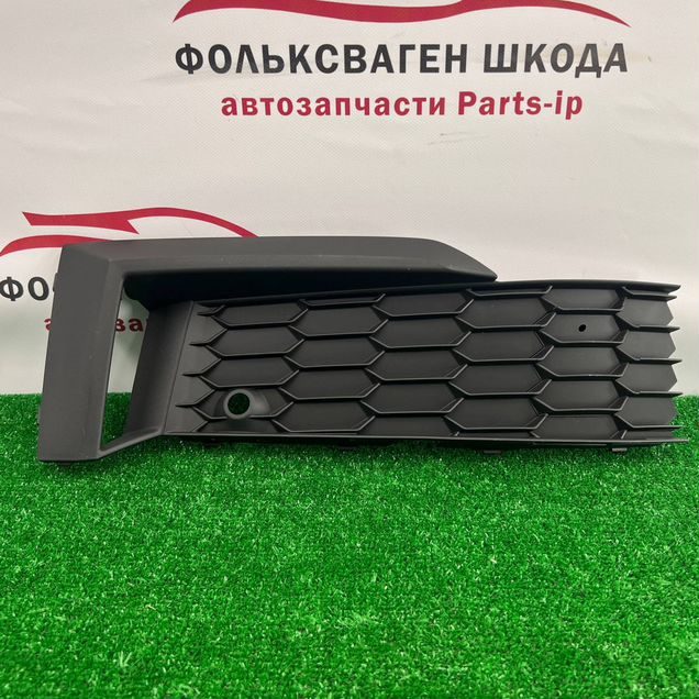 Решетка бампера передняя правая Skoda Kodiaq