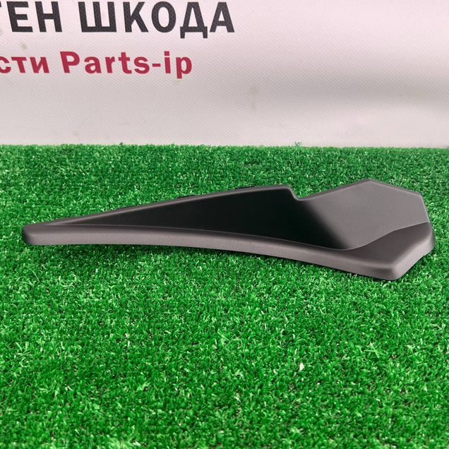 Накладка петли капота левая Renault Arkana