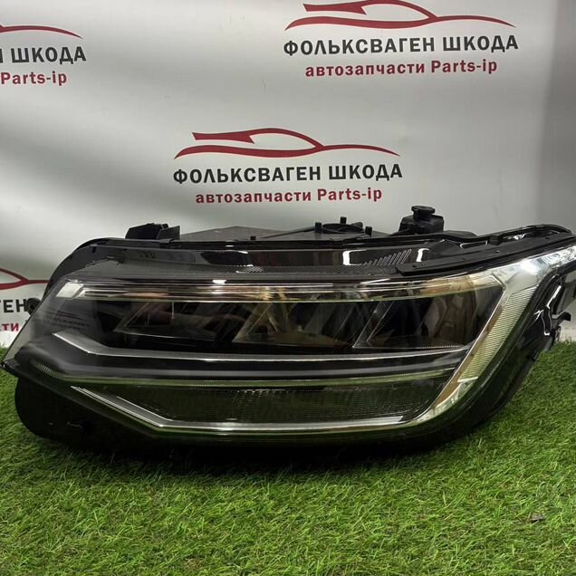 Фара левая Volkswagen Tiguan 2