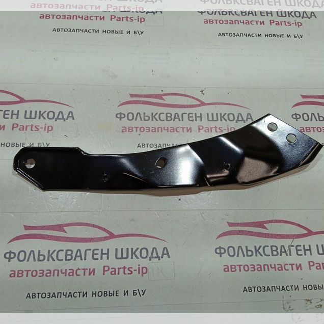Крепление фары Гольф 6 правое