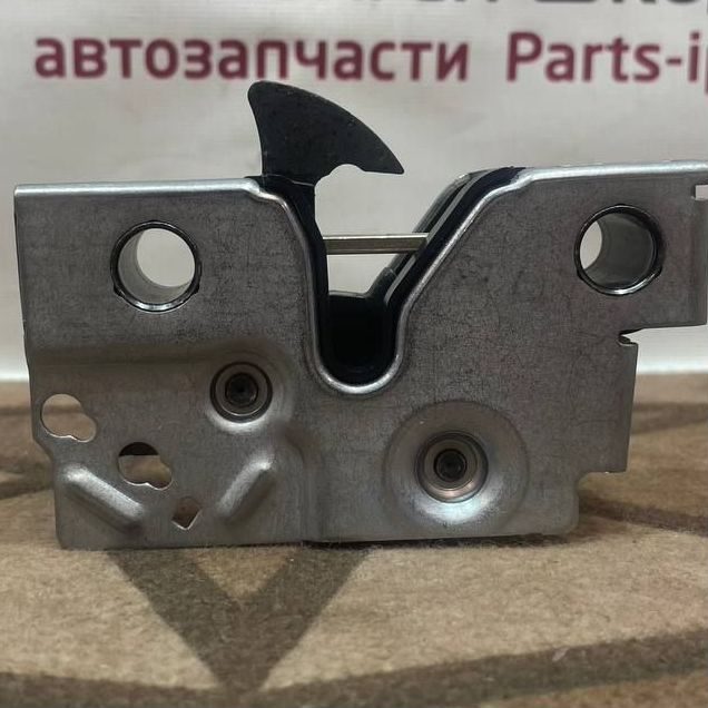 Замок капота нижний Volkswagen Skoda оригинал
