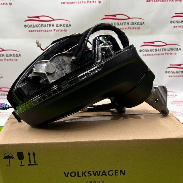 Зеркало правое Volkswagen Tiguan 2