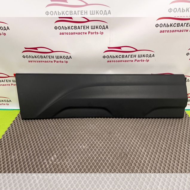 Накладка двери задняя правая Volkswagen Taos