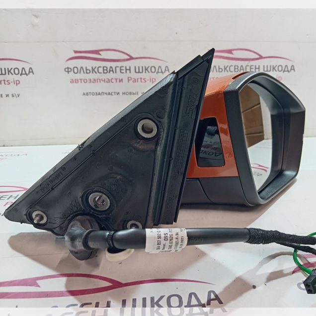 Зеркало заднего вида правое Skoda Oktavia A8