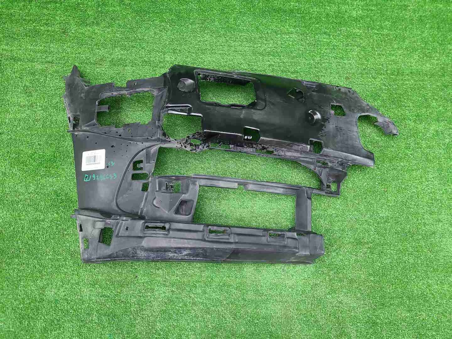 Кронштейн бампера правый BMW 7er G11 (15-19)