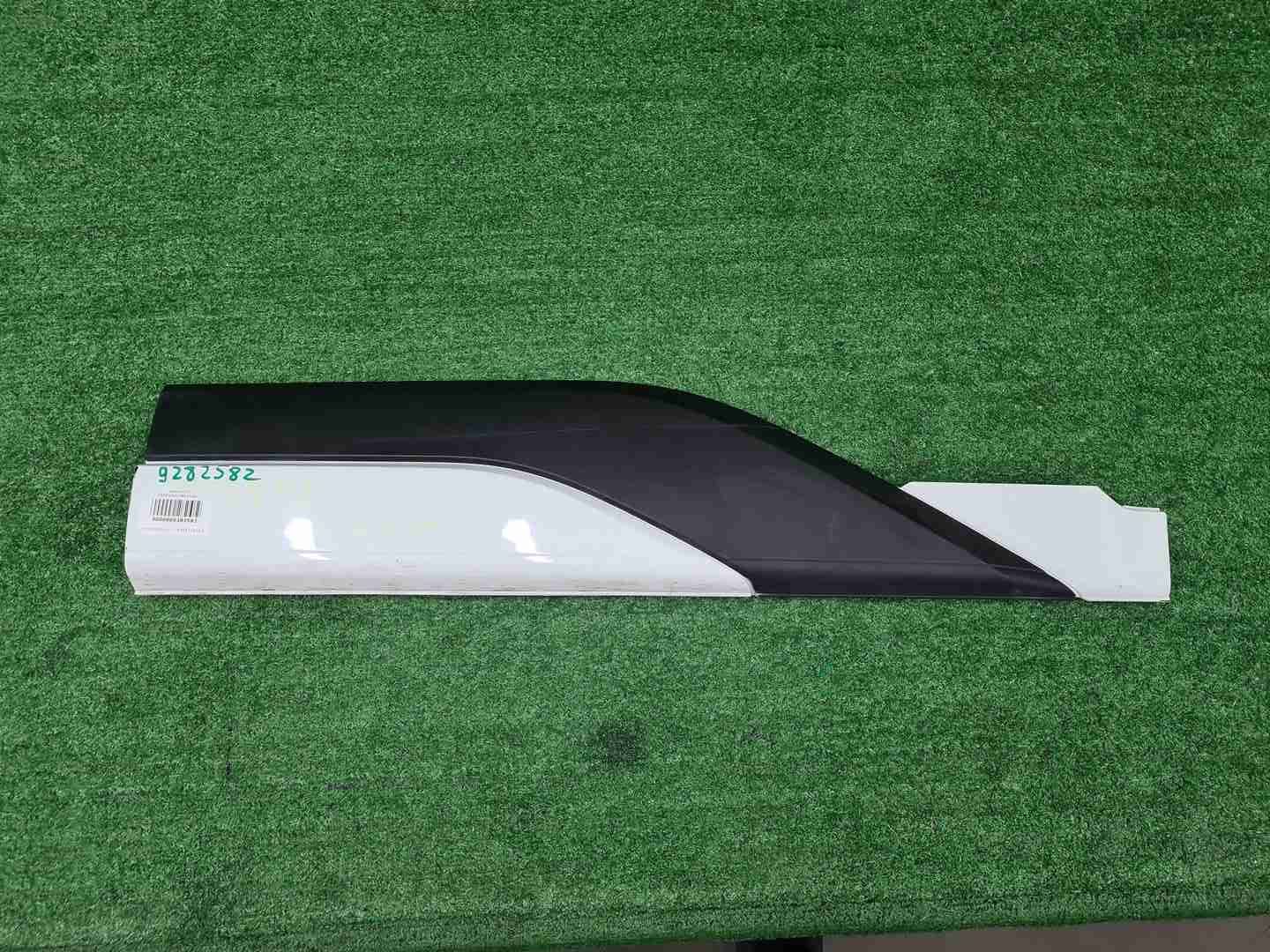 Накладка двери задняя левая Москвич 8 (2024-н.в.)