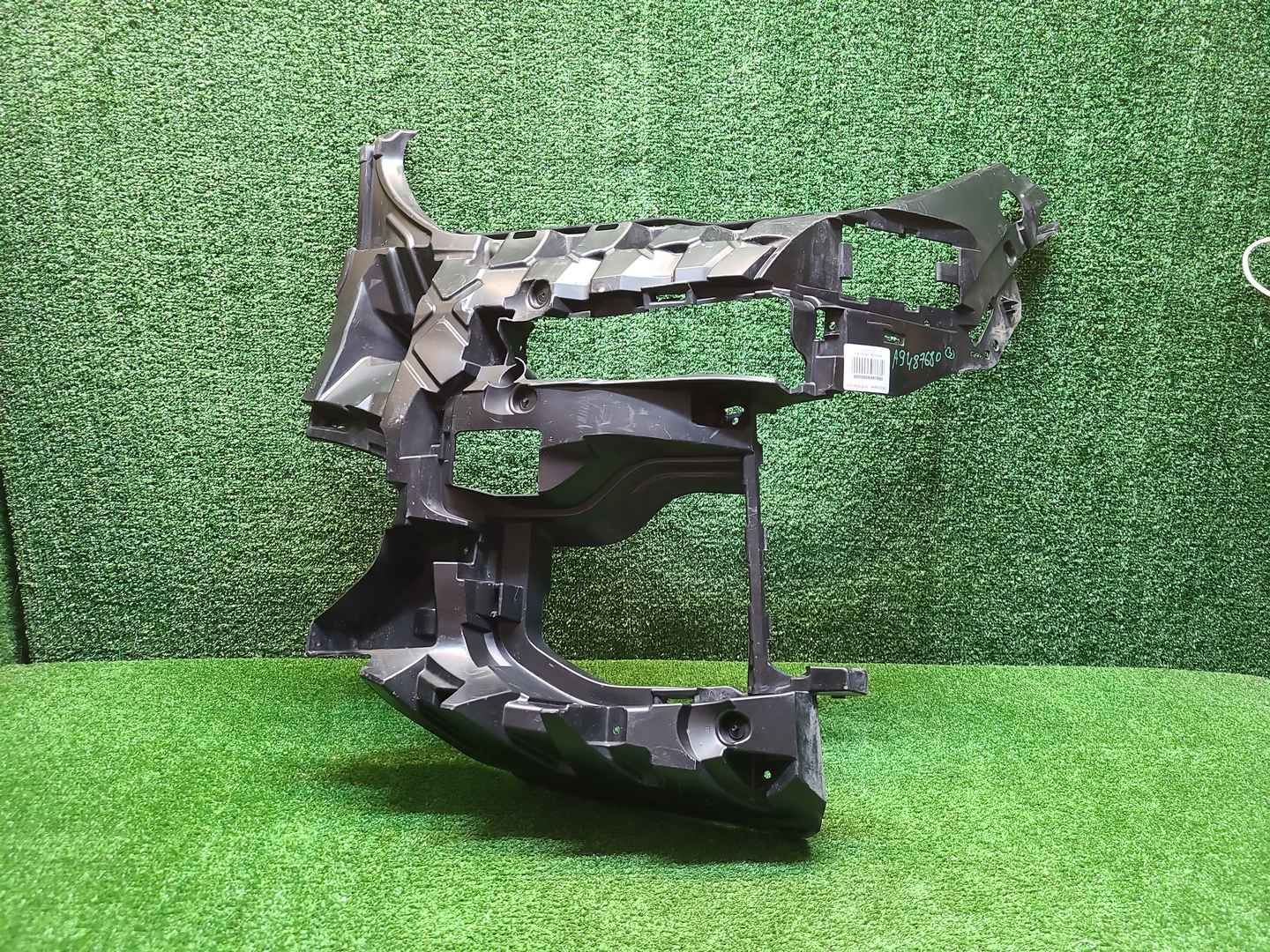 Кронштейн бампера левый BMW X5 G05 (18-23) M-paket