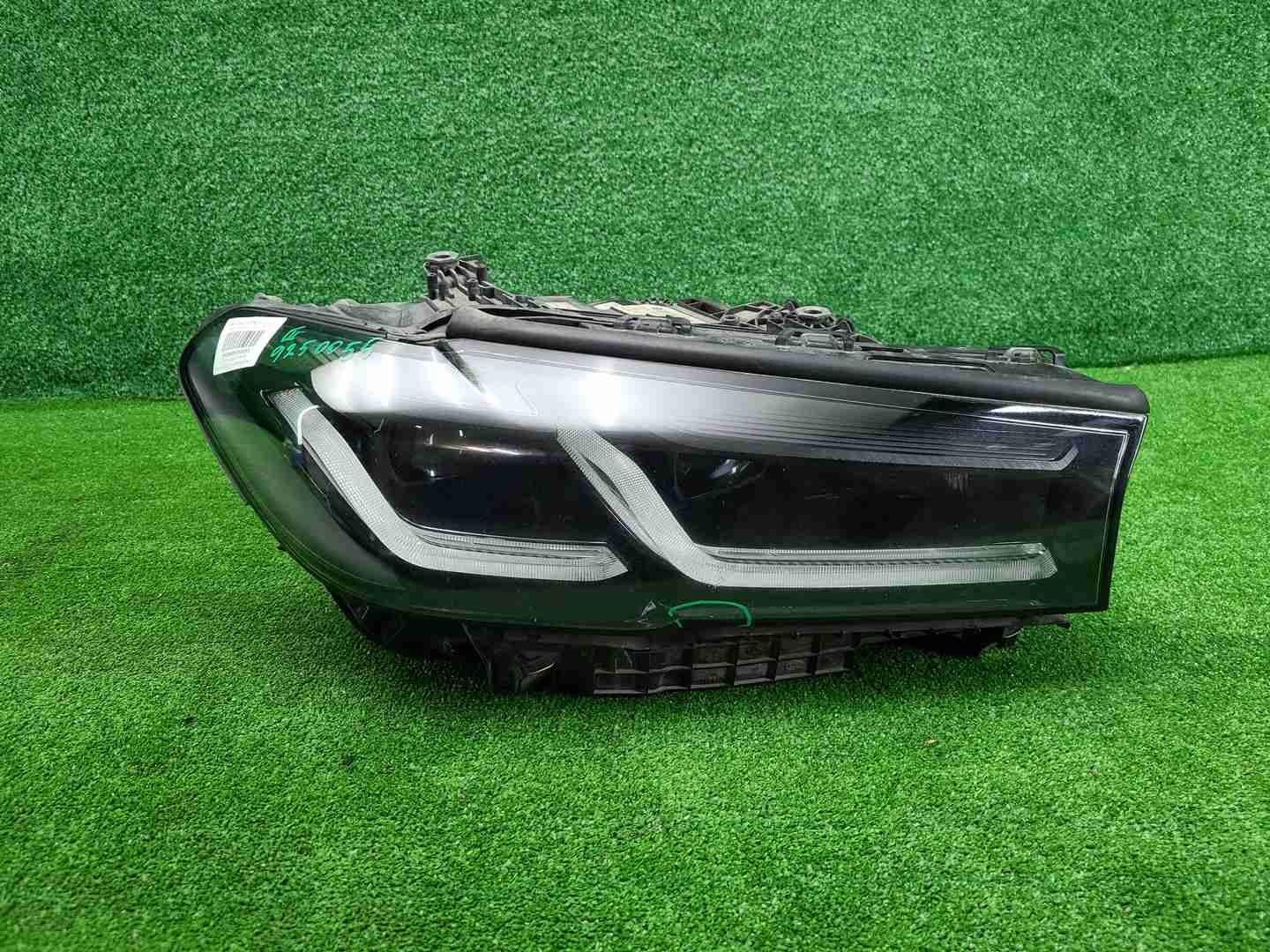 Фара правая BMW 5er G30 (2020-2023) LED