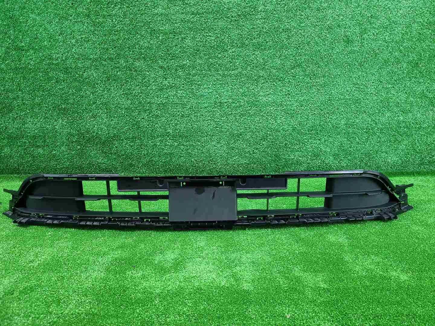 Решетка переднего бампера Faw Bestune B70 (20-нв)