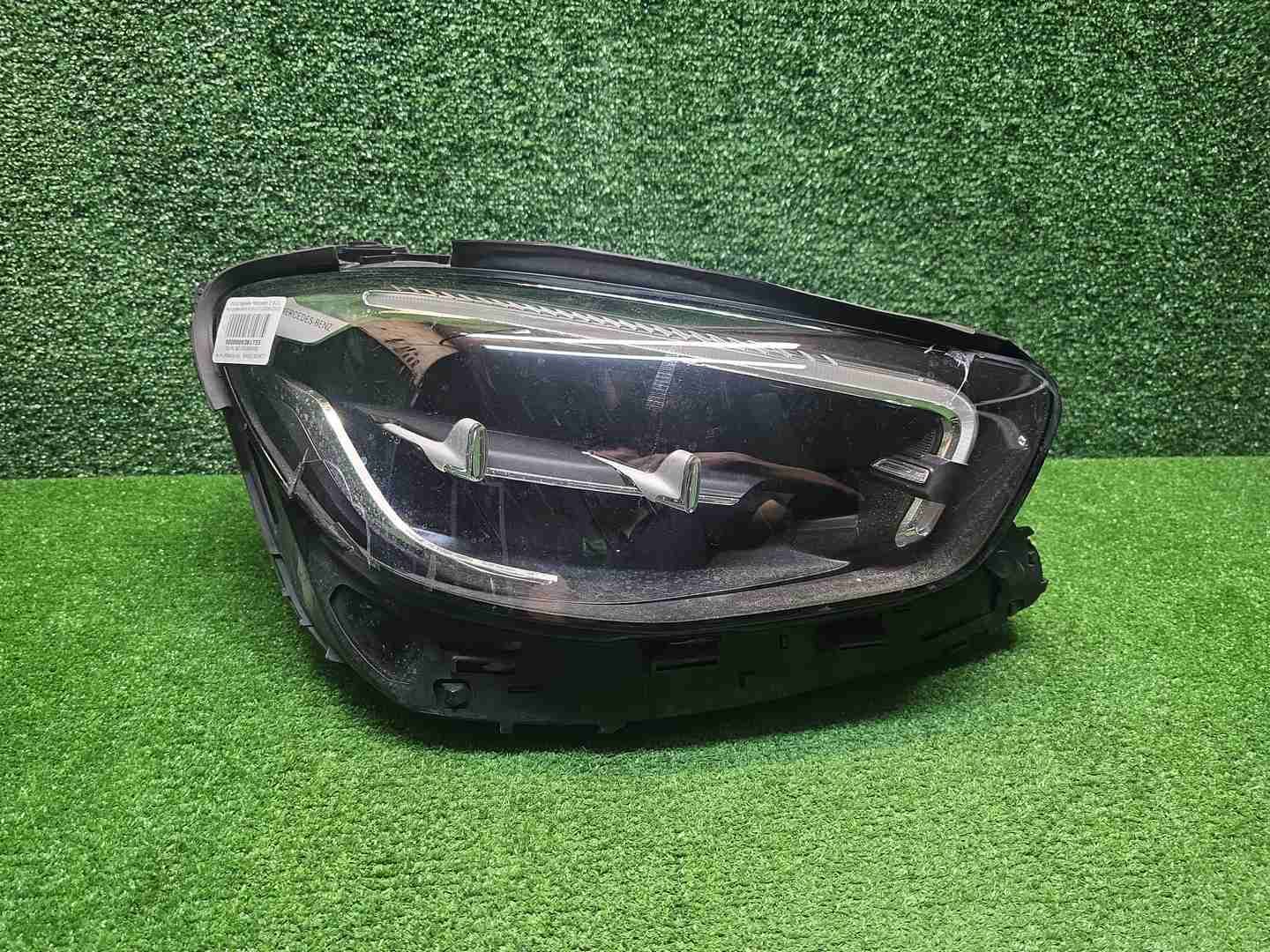 Фара правая Mercedes E W213 (2020-2023) LED