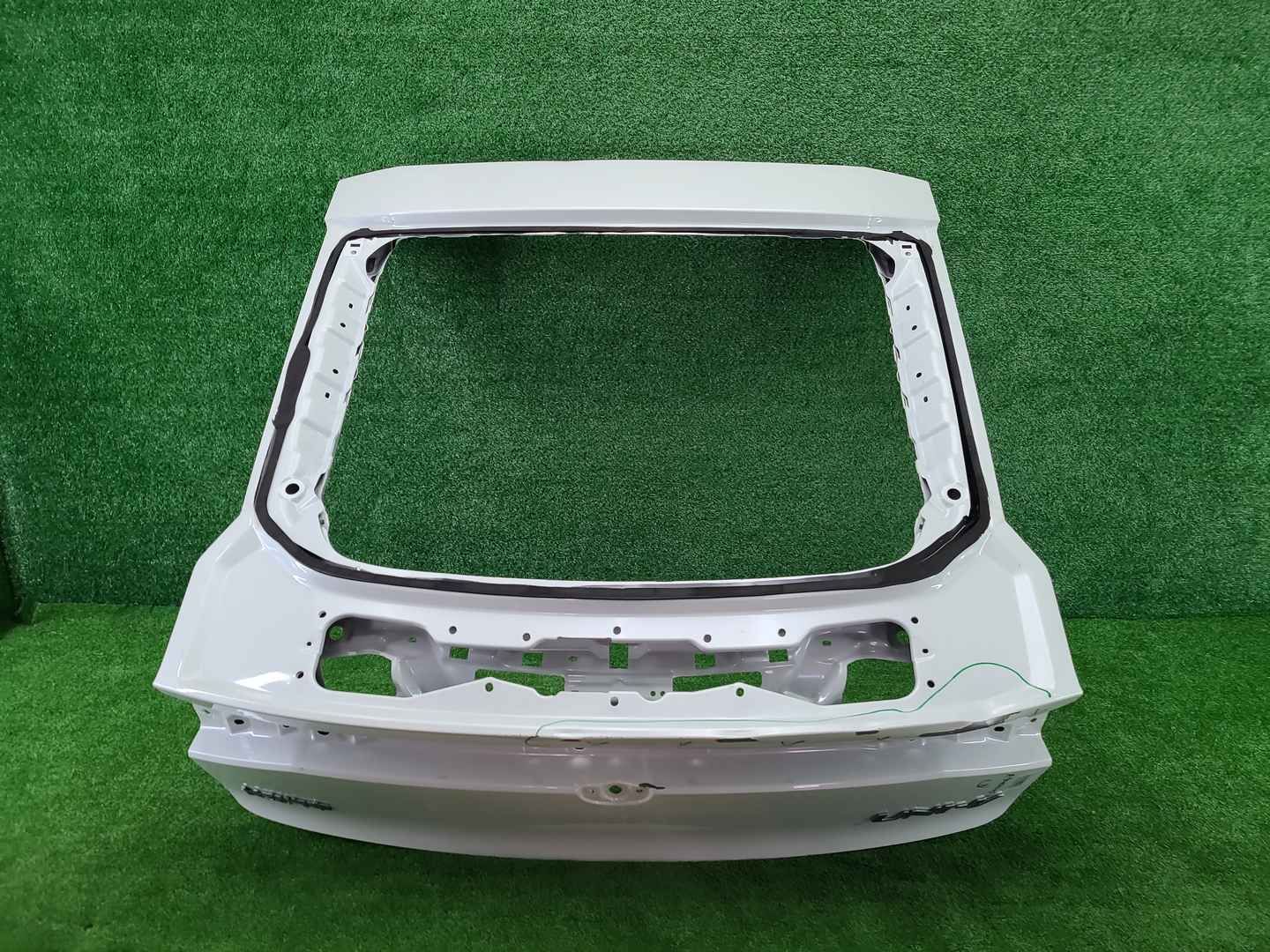 Крышка багажника Changan Uni-V (2022-н.в.)