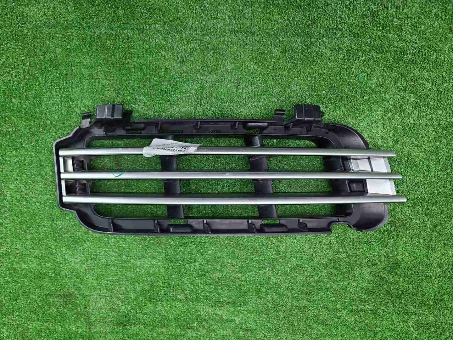 Решетка перед. бампера Range Rover Vogue 4 (12-17)