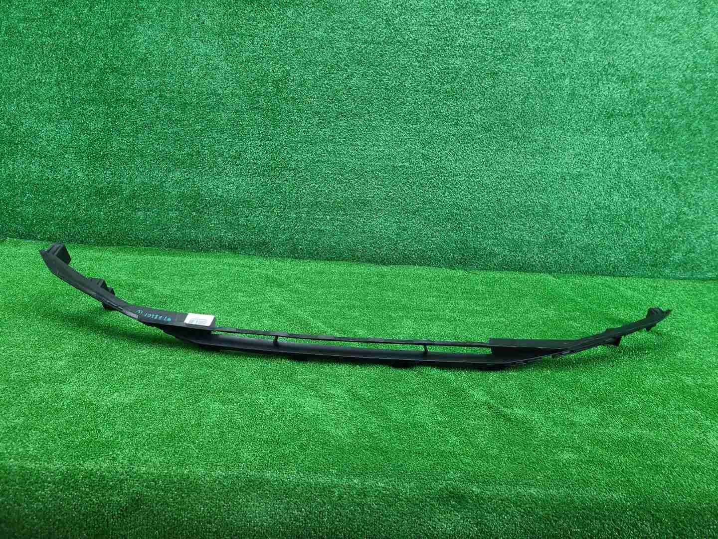 Решетка переднего бампера Hyundai Elantra 7 20-23