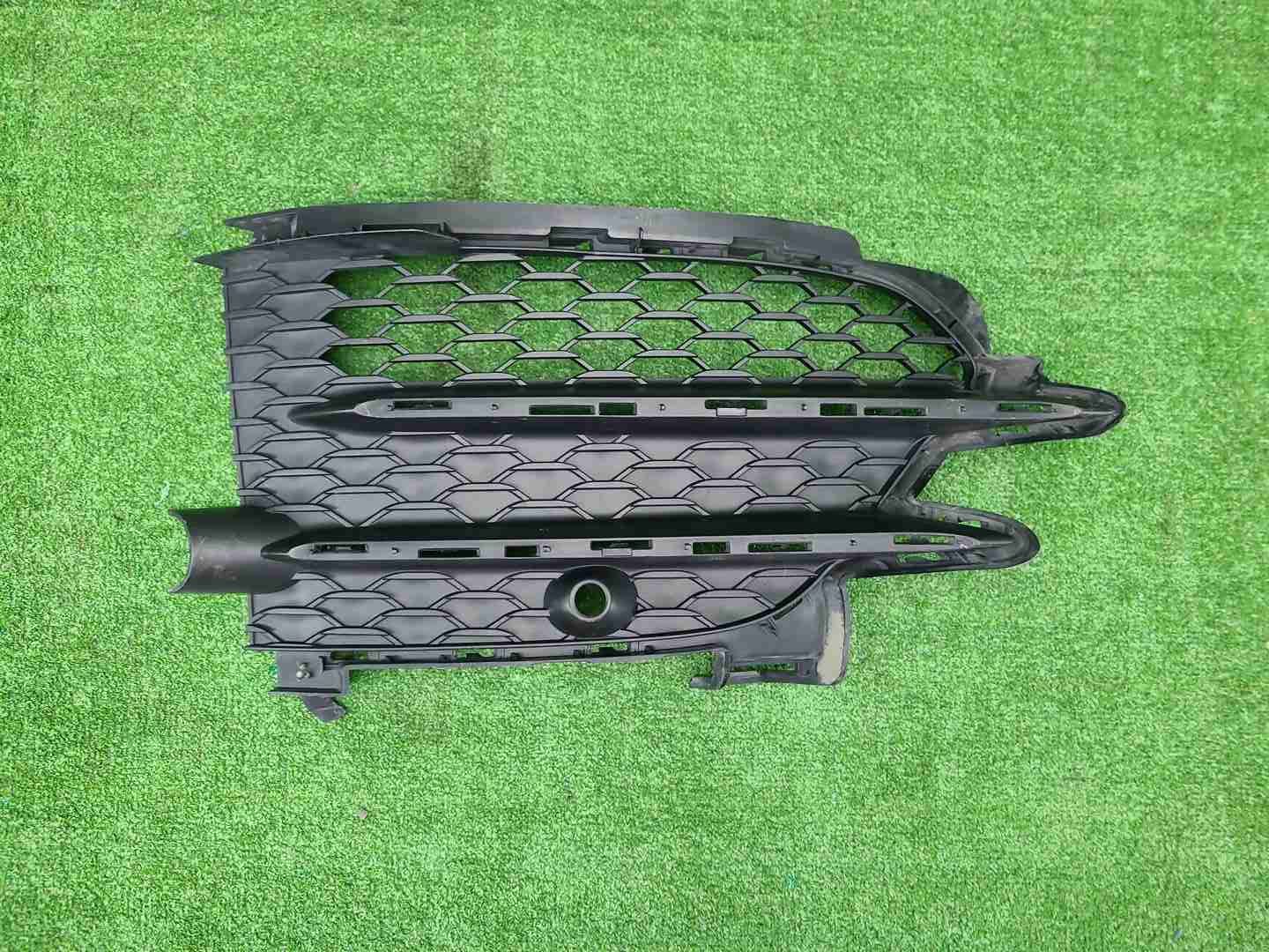 Решетка перед. бампера Mercedes GLS x167 19-23 AMG