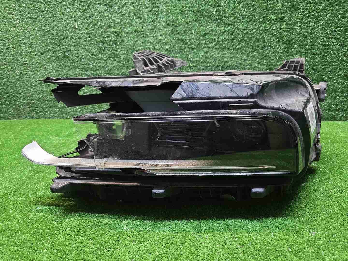 Битая Фара левая BMW 7er G70 (2022-н.в.) LED