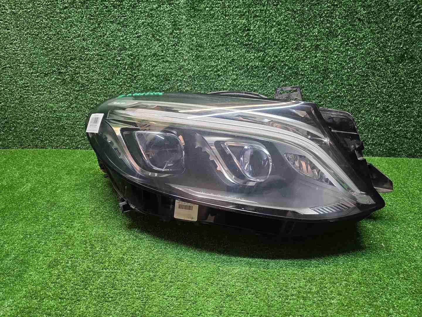 Фара правая Mercedes GLE W166 (2015-2018) LED