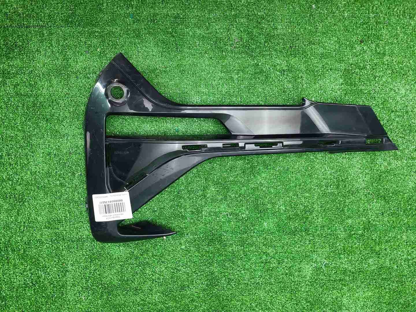 Накладка ПТФ левая BMW X1 F48 (2019-2022)