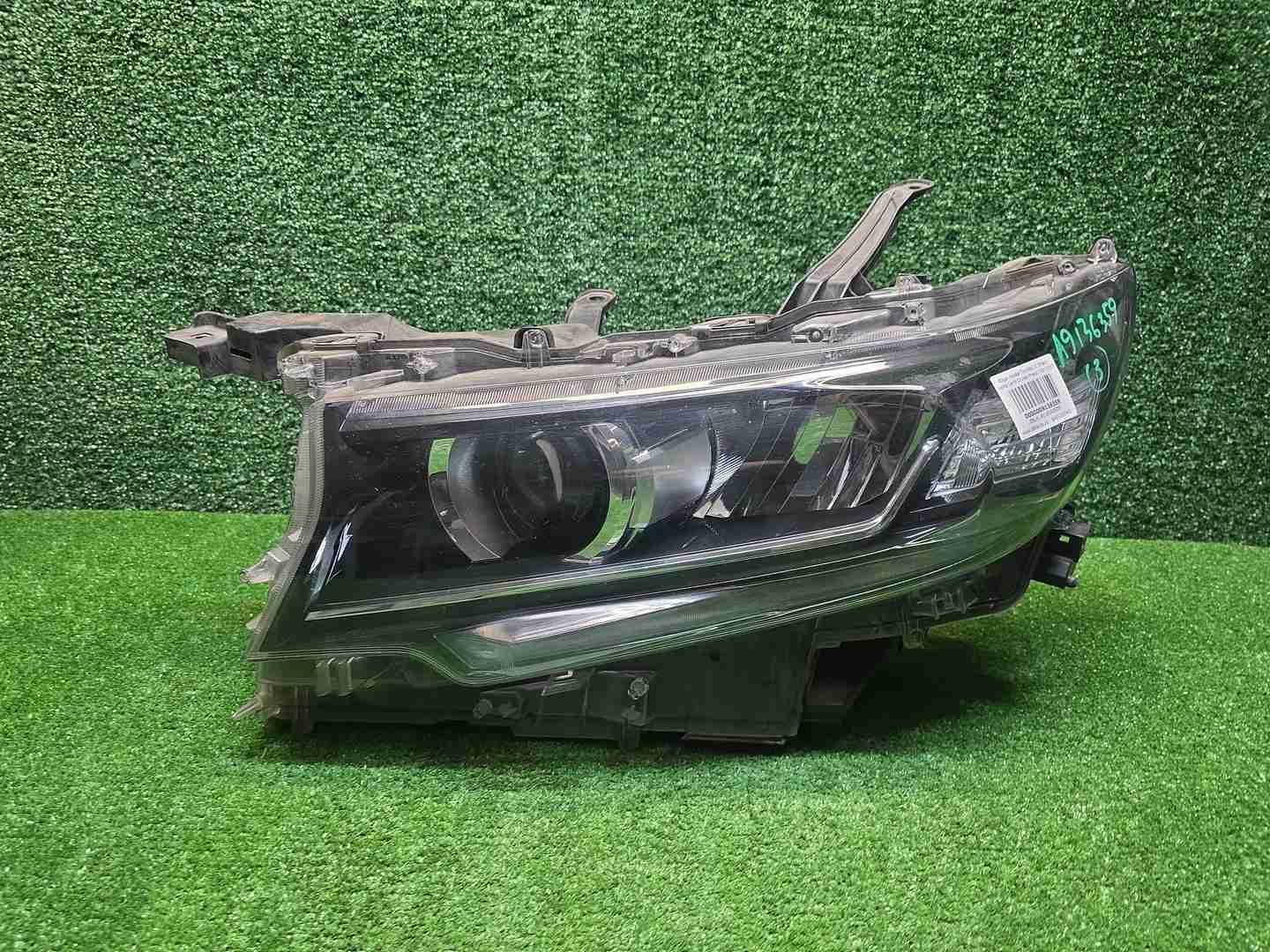 Фара левая Toyota LC Prado 150 (17-24) LED