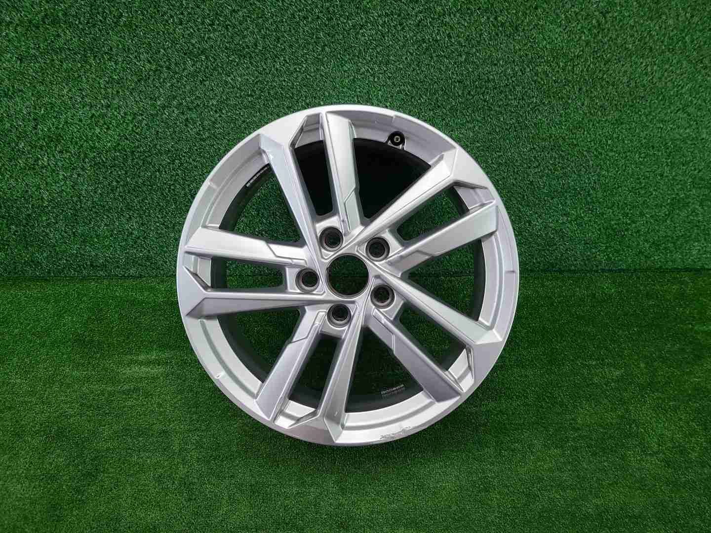 Диск литой R17 Audi A3 4 8Y (2020-н.в.)
