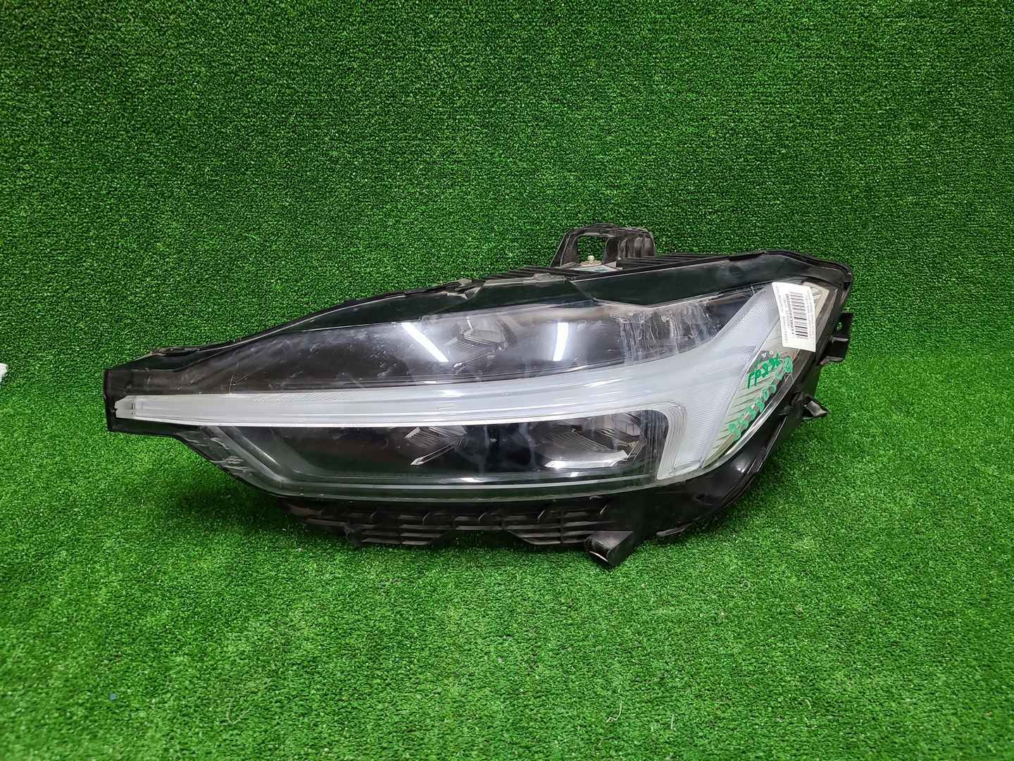 Фара левая Volvo XC60 2 (2021-2025) LED