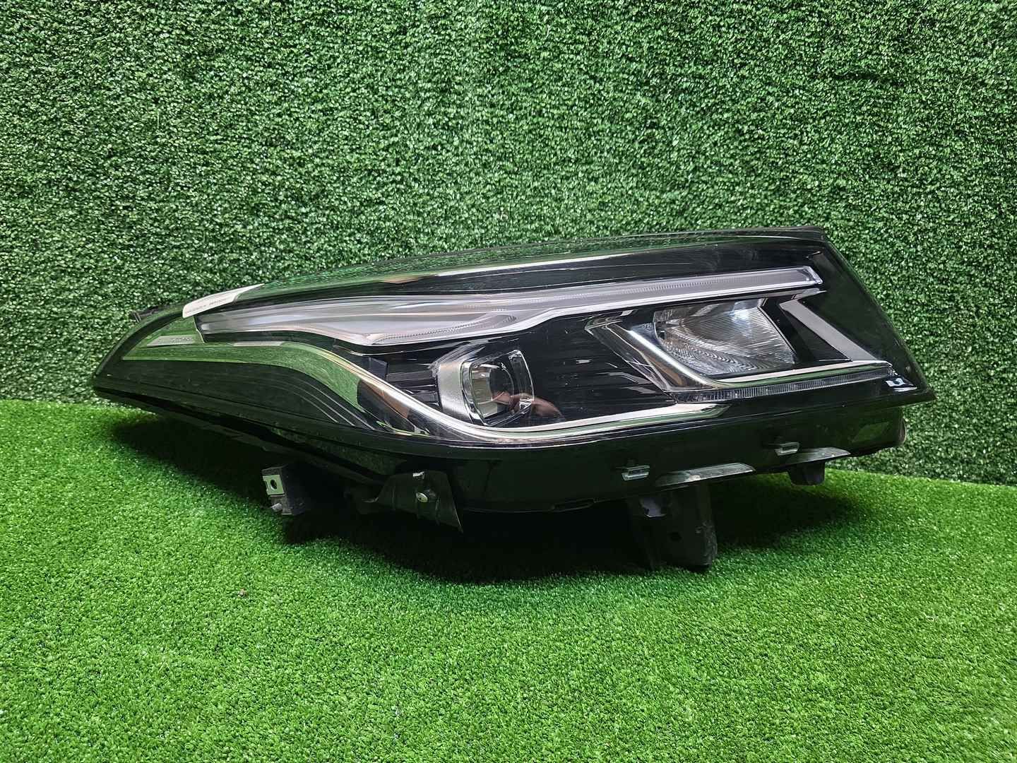 Фара правая Evolute i-Joy 1 (2022-2025) LED
