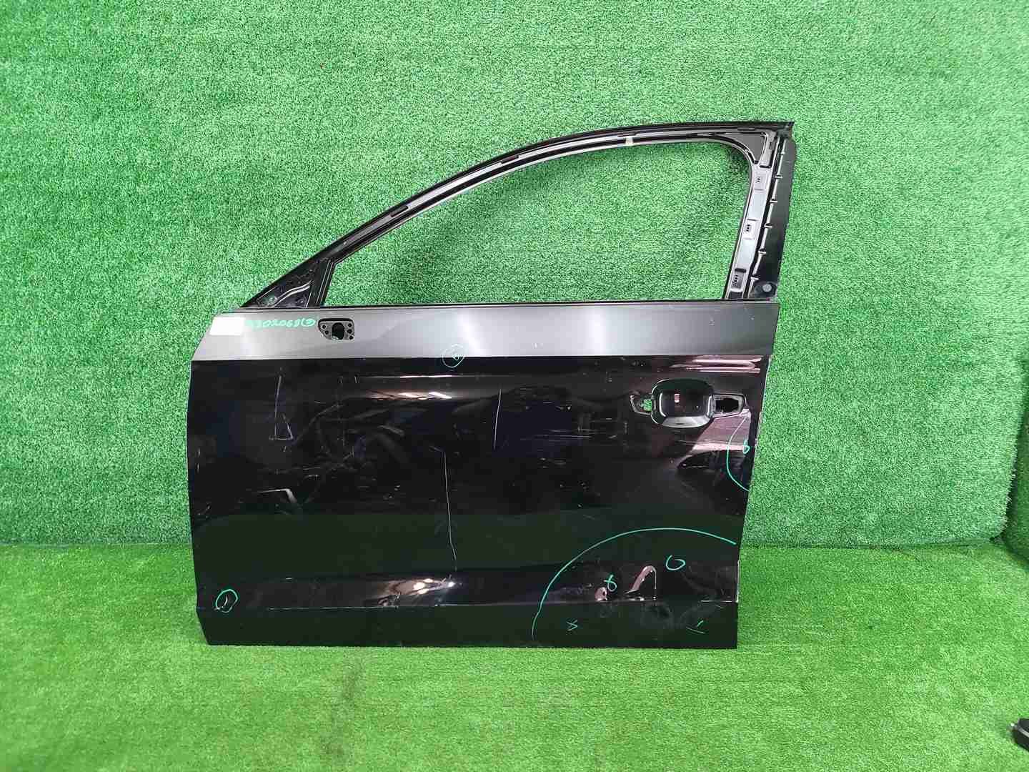 Дверь передняя левая Audi A3 3 8V (12-20) седан