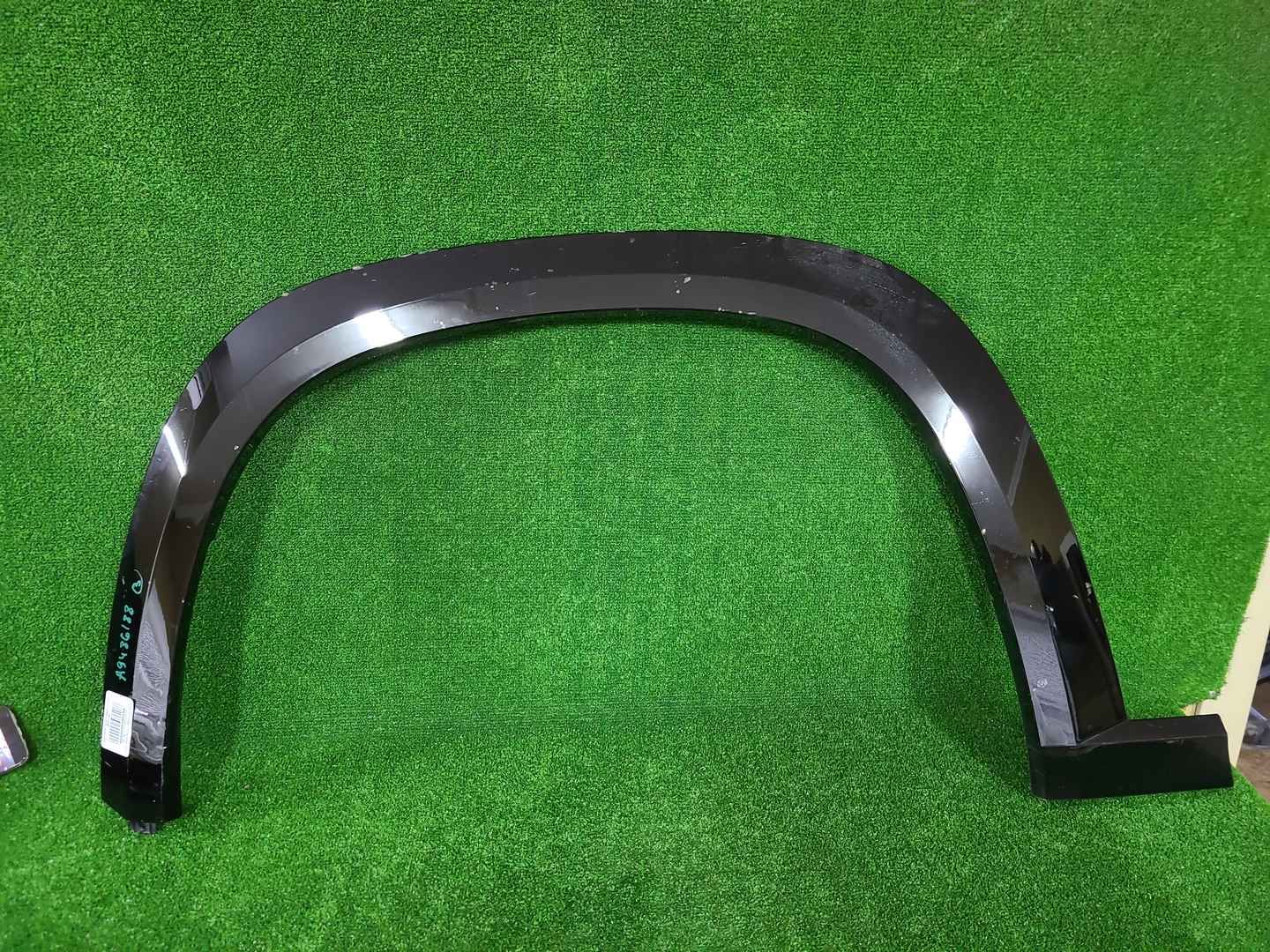 Расширитель крыла левый BMW XM G09 (22-нв) M-paket