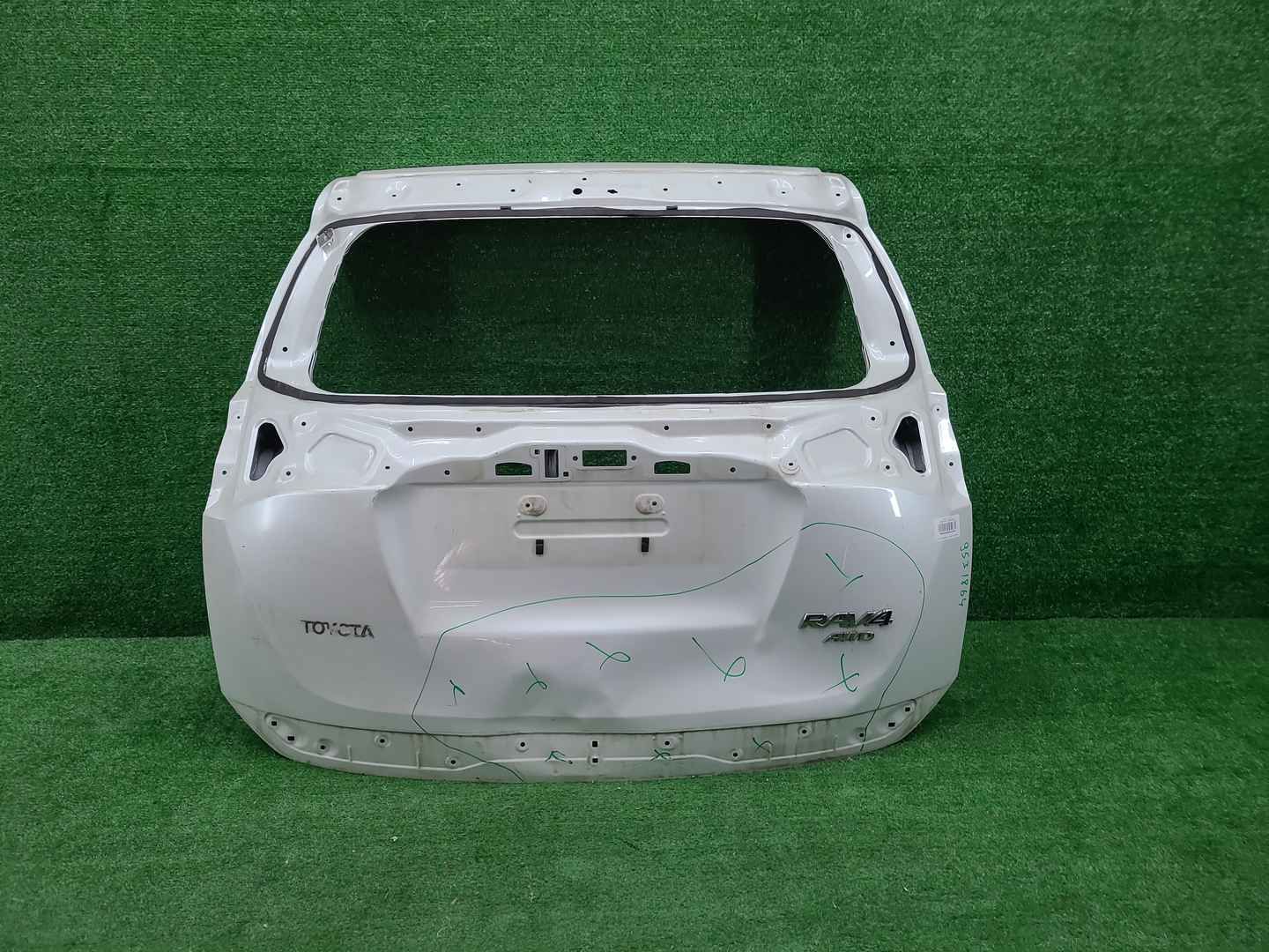Крышка багажника Toyota RAV 4 ca40 (2015-2019)