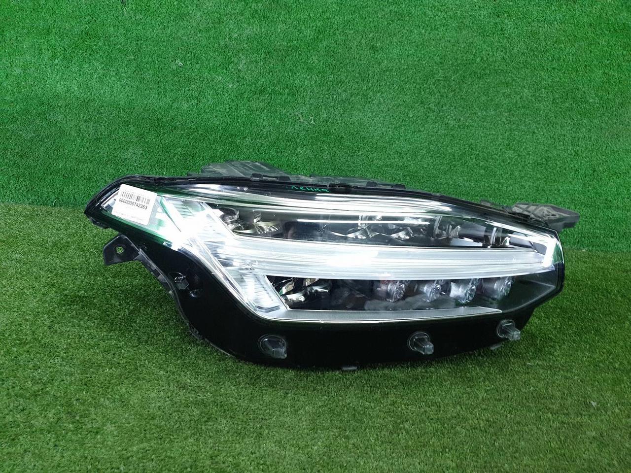 Фара правая Volvo XC90 2 (2014-2019) Full LED (В пленке)