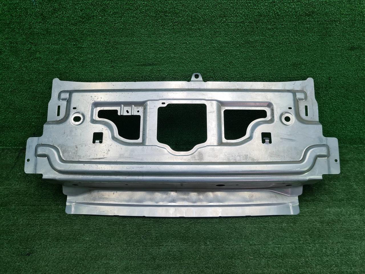 Панель задняя Land-Rover Defender 2 L663 (2019-нв)