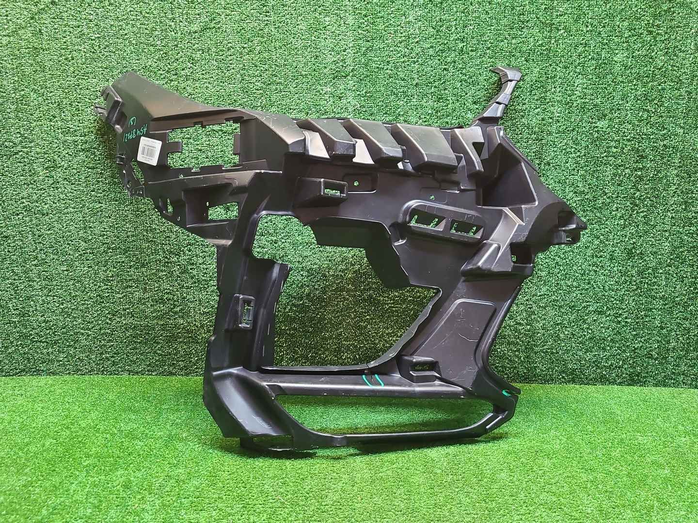 Кронштейн бампера правый BMW X6M F96 19-23