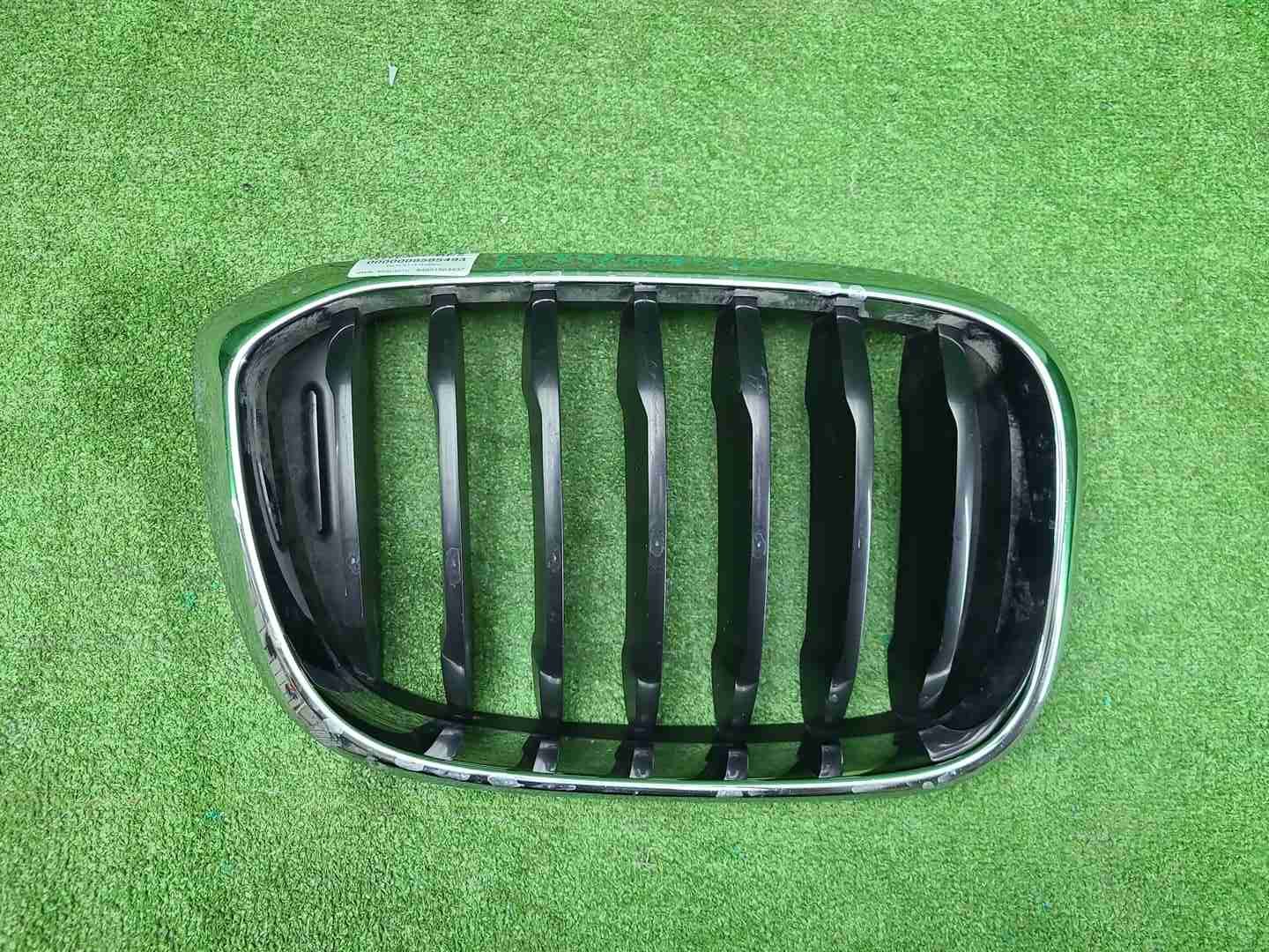 Решетка радиатора правая BMW X3 G01 X4 G02 (17-21)