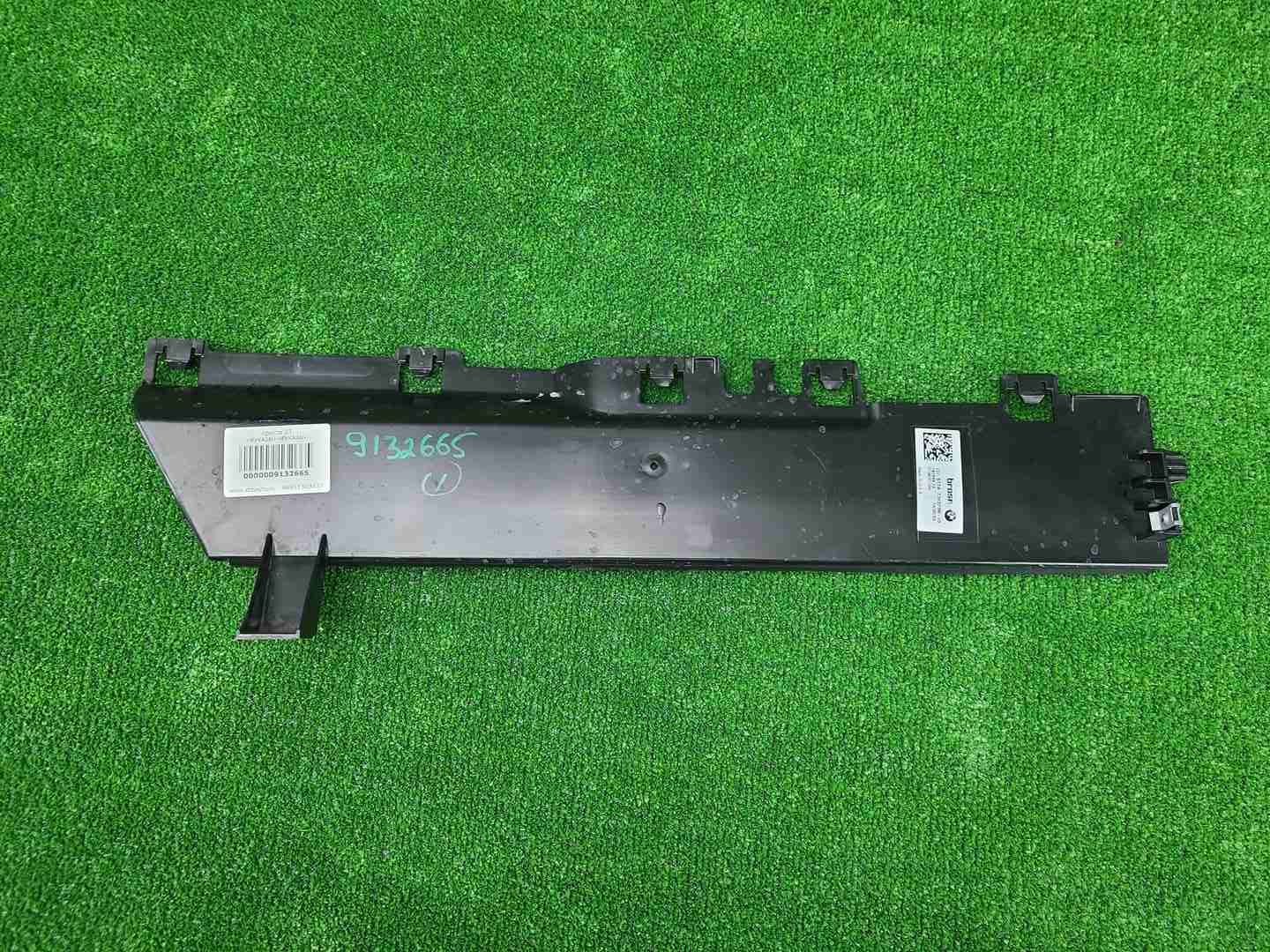 Дефлектор левый BMW X5 F15 X6 F16 (2013-2018)